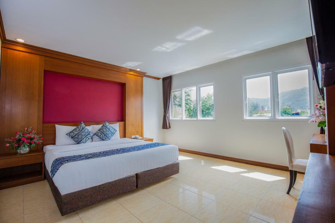 Sungthong Kamala Beach Resort Extérieur photo