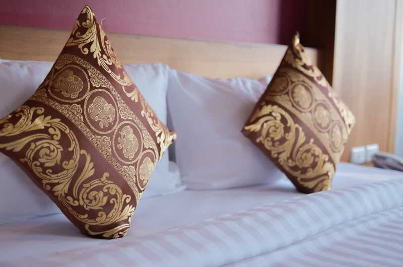 Sungthong Kamala Beach Resort Extérieur photo