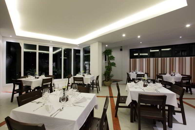 Sungthong Kamala Beach Resort Extérieur photo